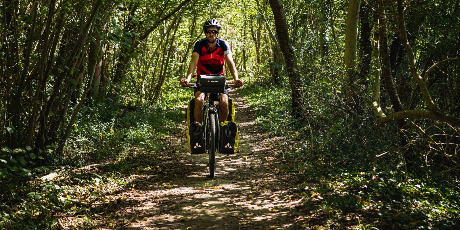 Passage en forêt dans le Vexin à vélo