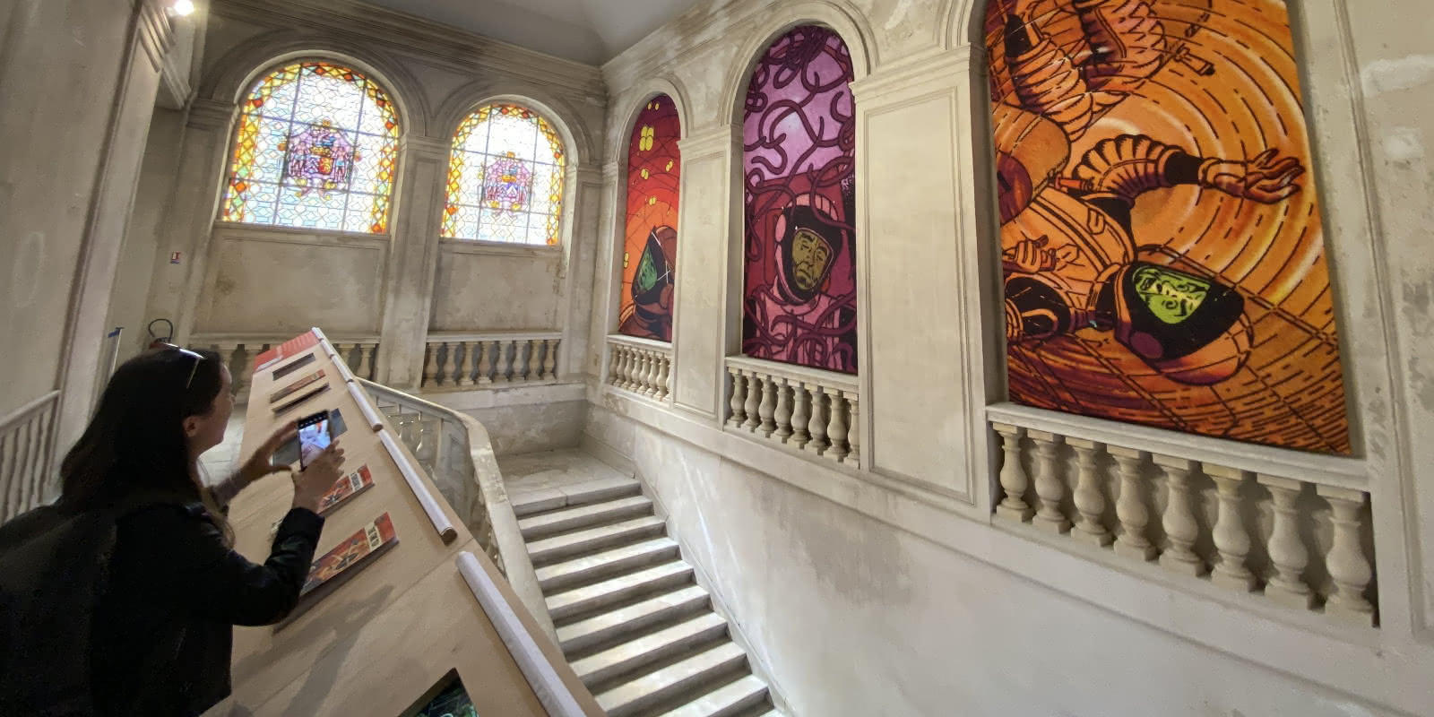 grand escalier du chateau de la Roche-Guyon expo Bande dessinée Machinaxion