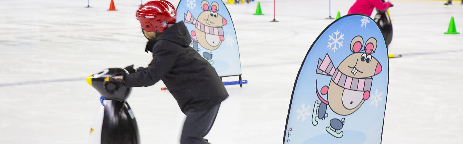 Enfants à la patinoire de l'Aren'Ice Cergy